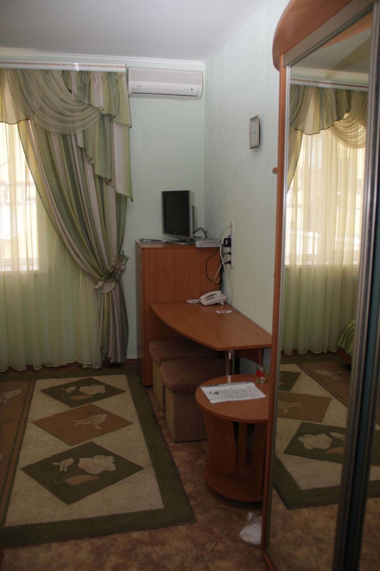 Kristina Hotel Zaporizhia Extérieur photo